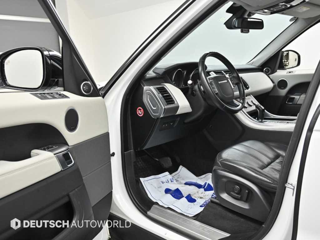 Land Rover Range Rover Sport — photo 11