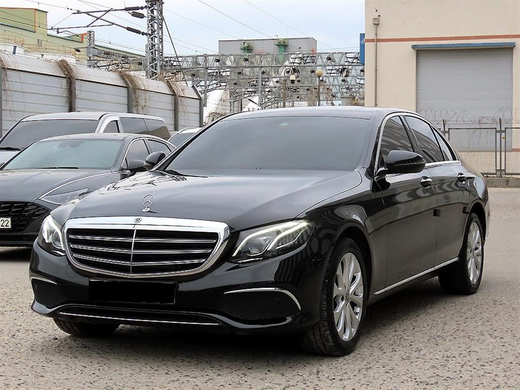 Mercedes-Benz E-Class — photo 02