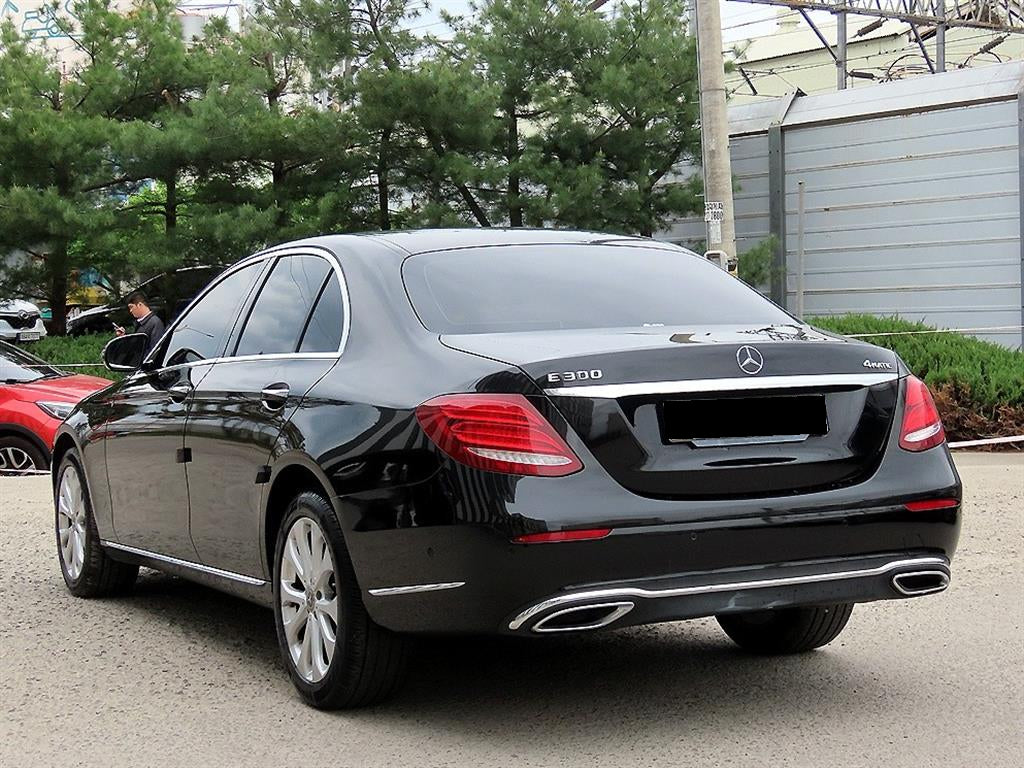 Mercedes-Benz E-Class — photo 03