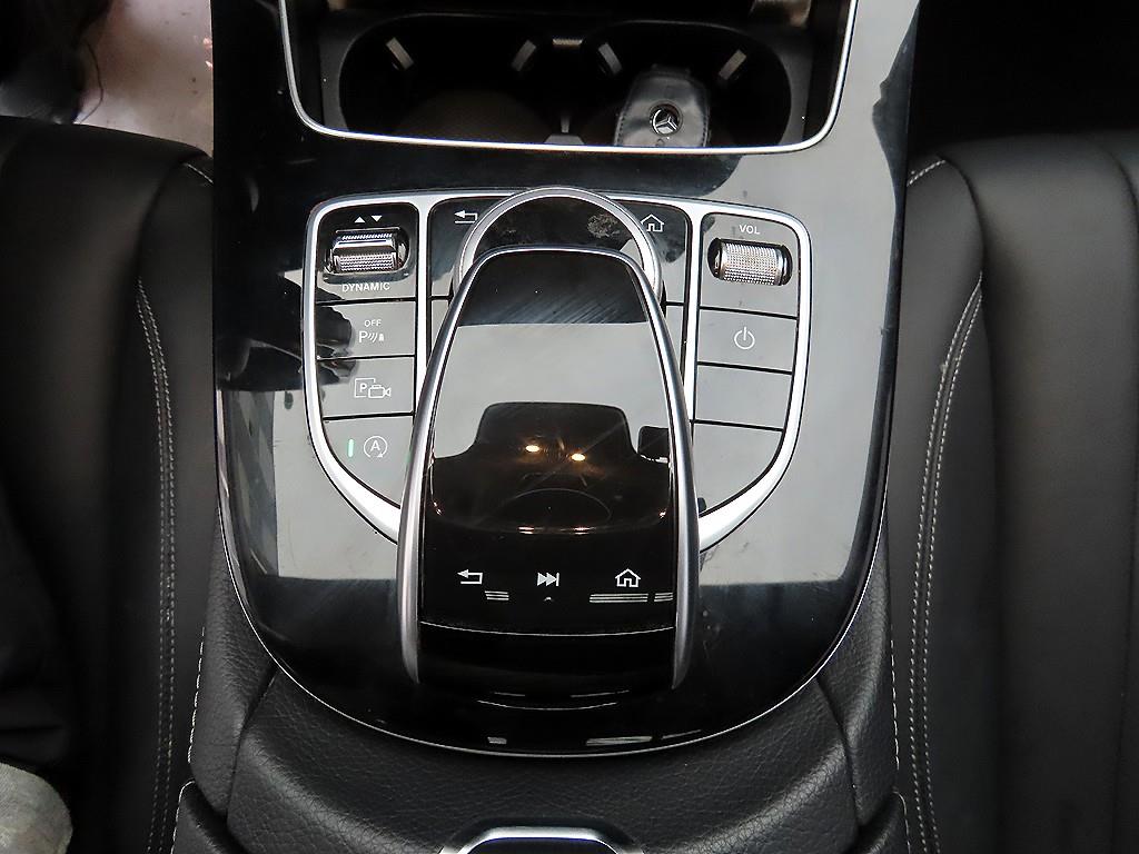 Mercedes-Benz E-Class — photo 12