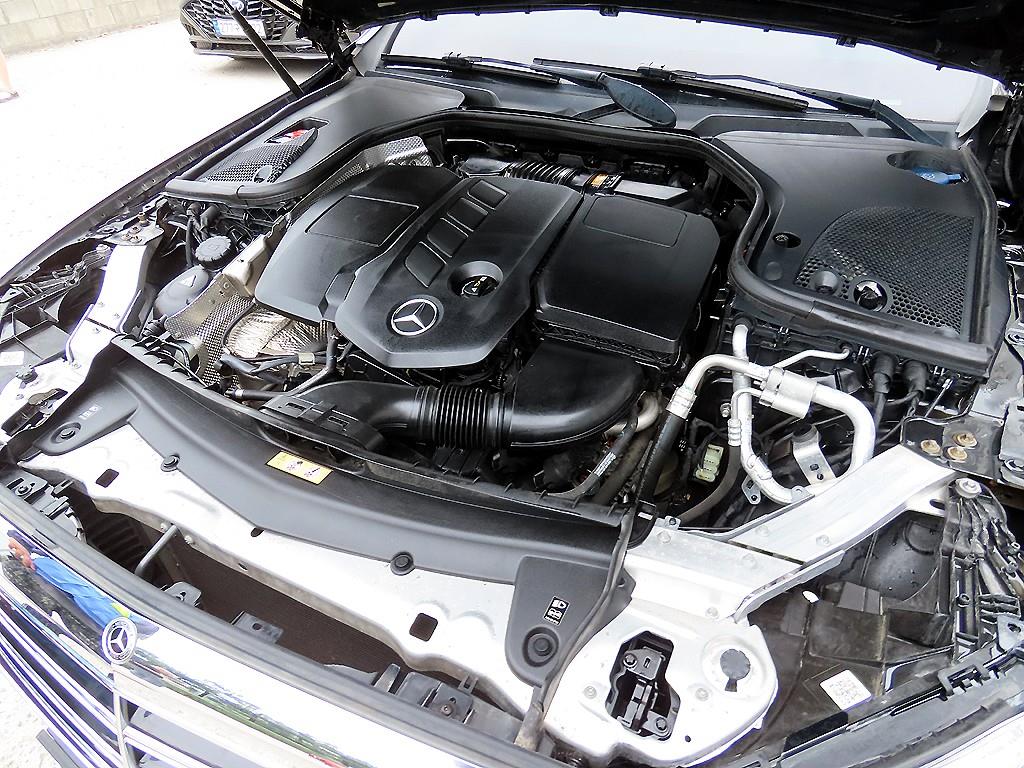 Mercedes-Benz E-Class — photo 19
