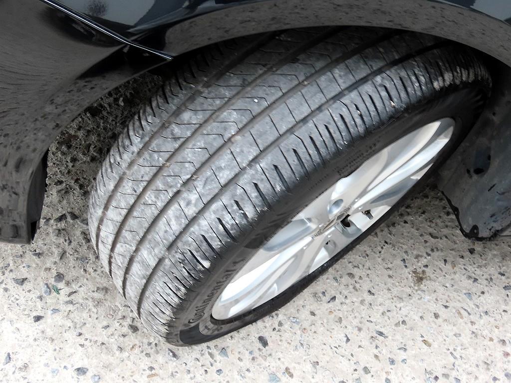 Mercedes-Benz E-Class — photo 20
