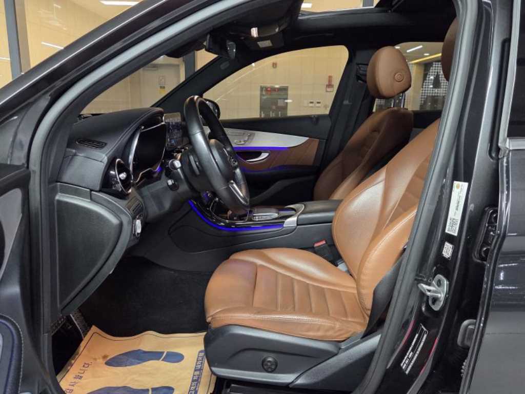 Mercedes-Benz GLC-Class — photo 08