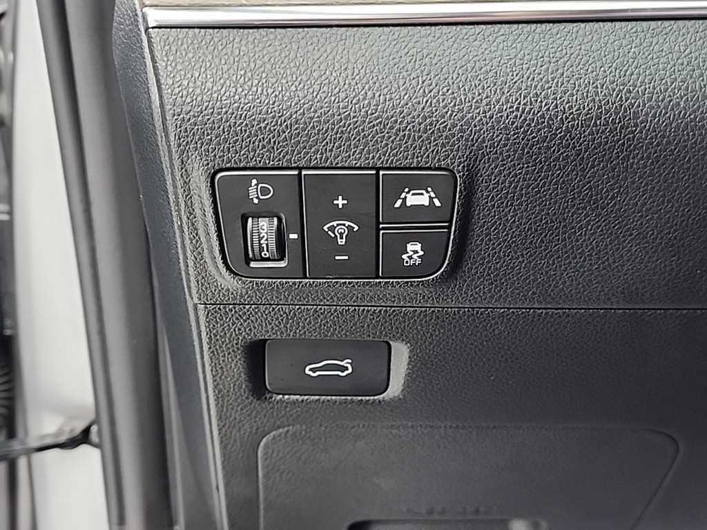 Kia K5 — photo 18