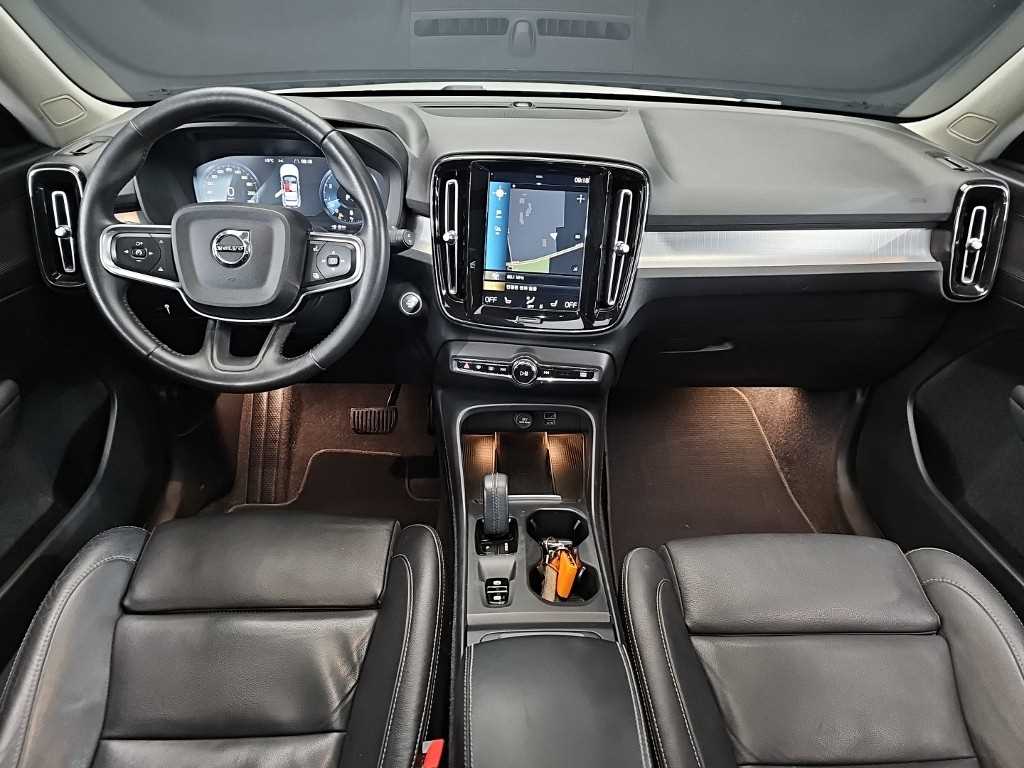 Volvo XC40 — photo 07