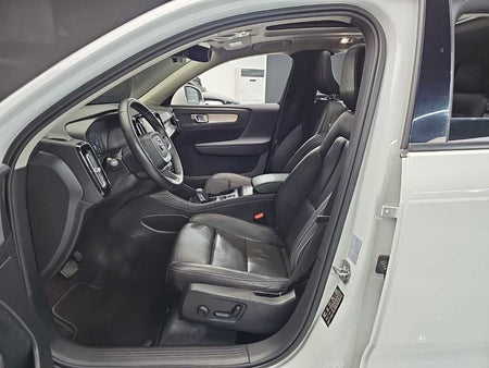 Volvo XC40 — photo 11