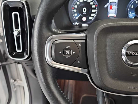 Volvo XC40 — photo 18