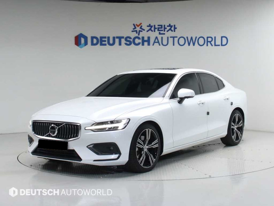 Volvo S60 — photo 01