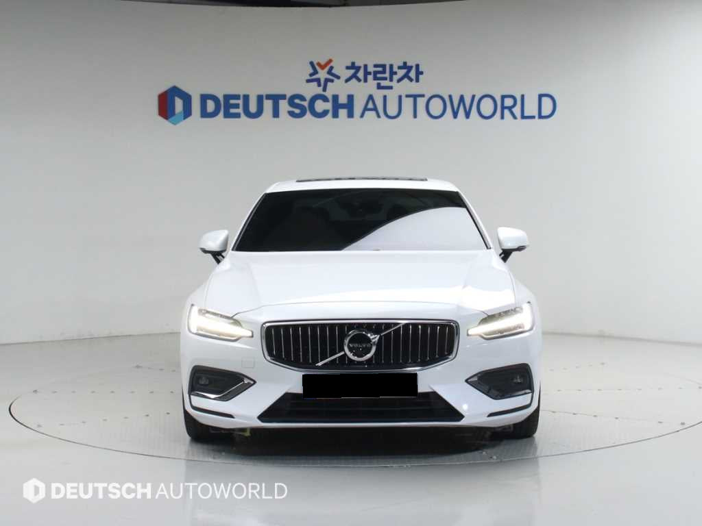 Volvo S60 — photo 03