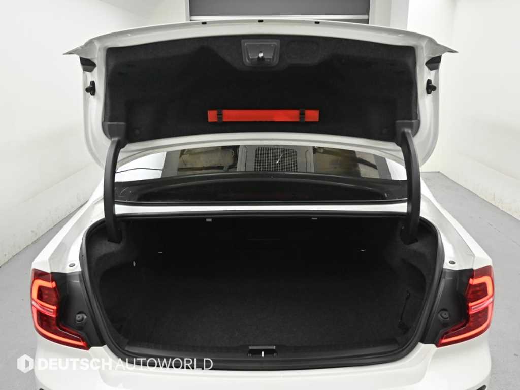 Volvo S60 — photo 19