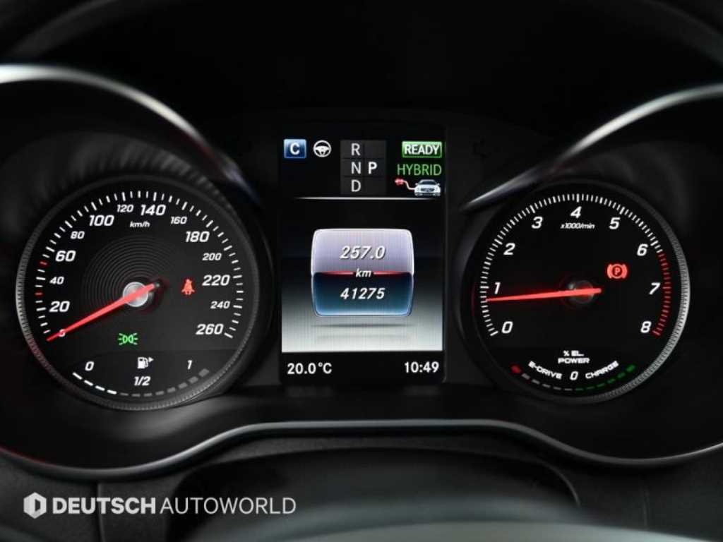 Mercedes-Benz C-Class — photo 08