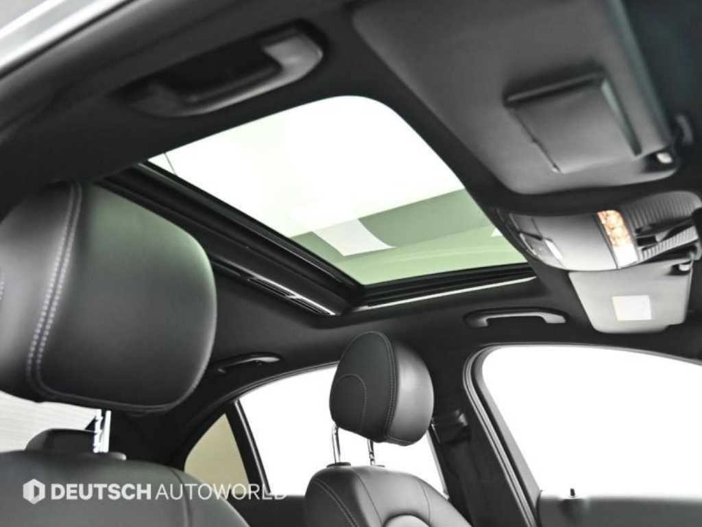 Mercedes-Benz C-Class — photo 18