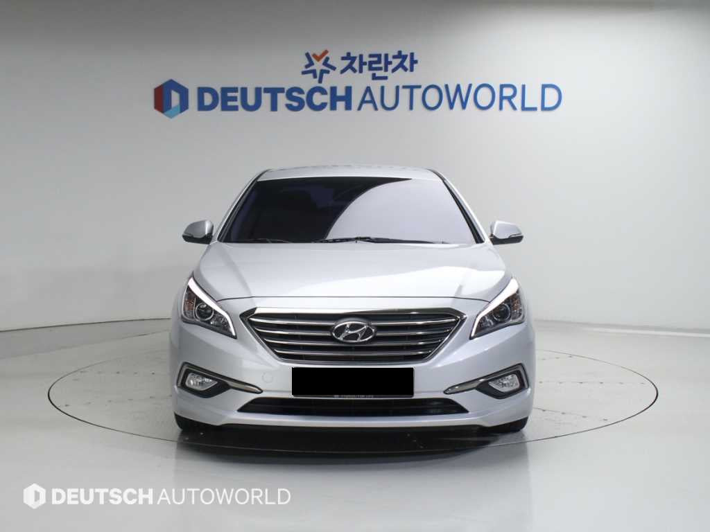 Hyundai Sonata — photo 03