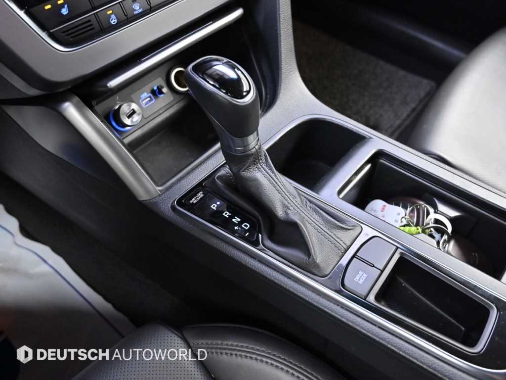 Hyundai Sonata — photo 09