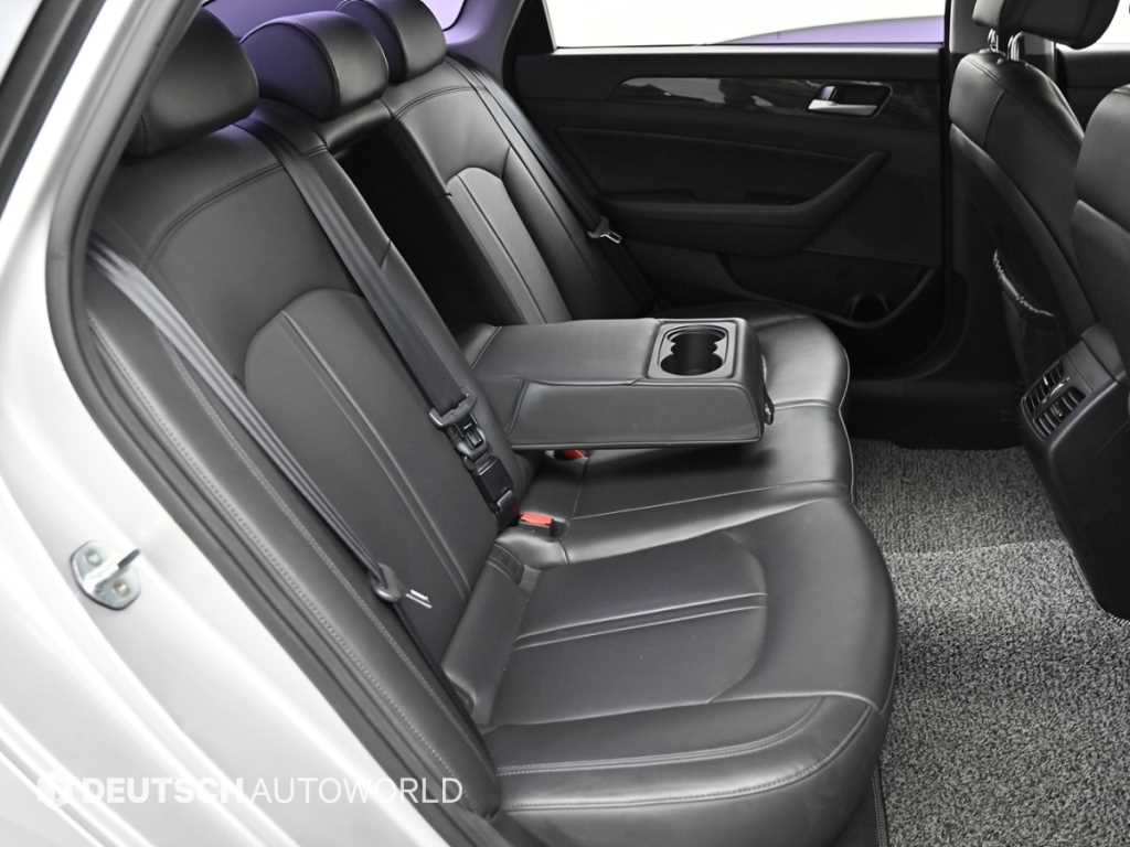 Hyundai Sonata — photo 12