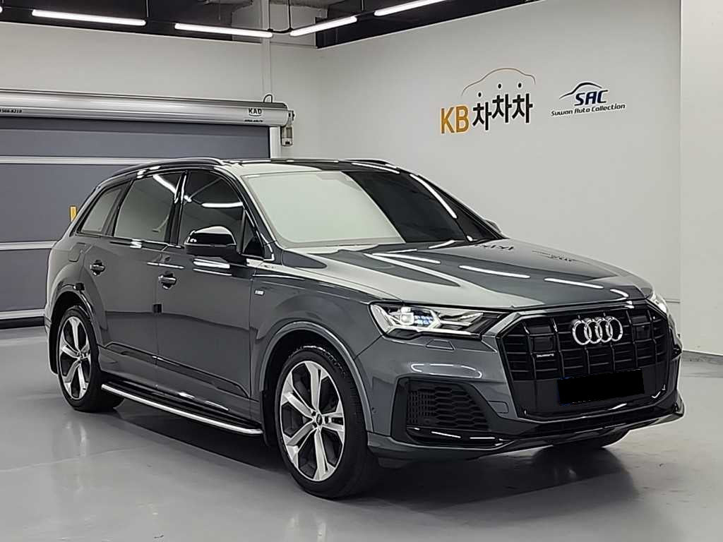 Audi Q7 — photo 04