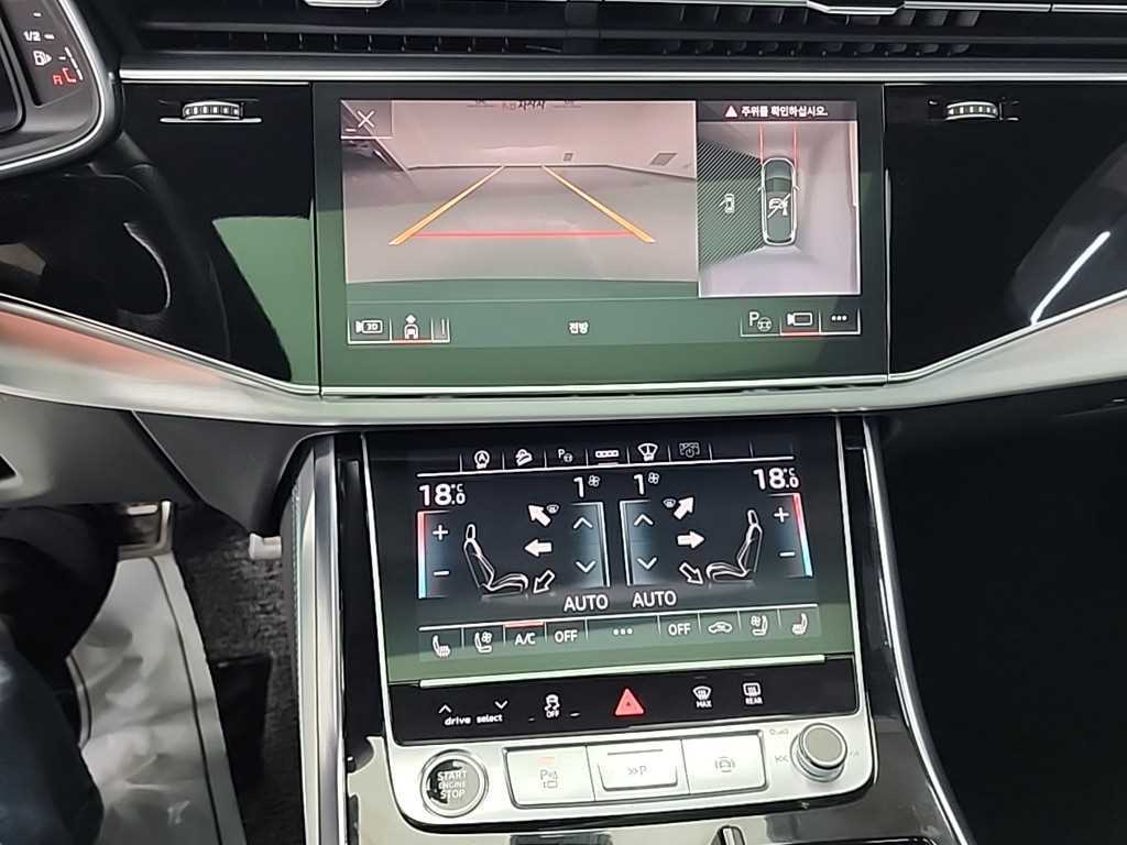 Audi Q7 — photo 10
