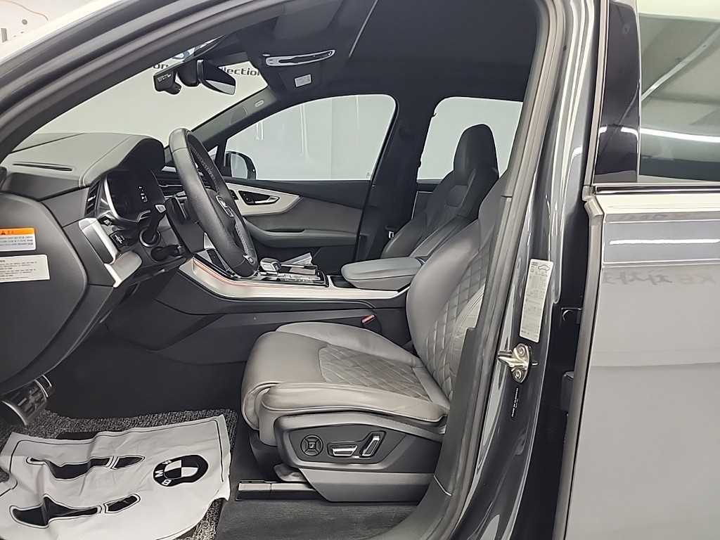 Audi Q7 — photo 11