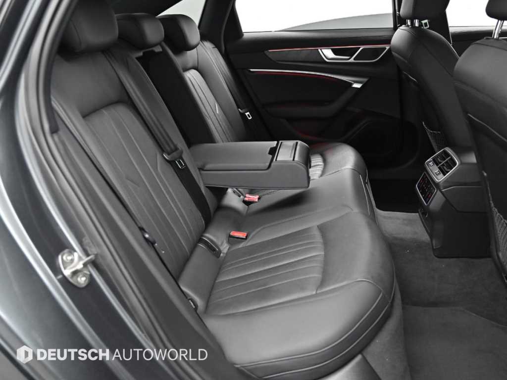 Audi A6 — photo 12