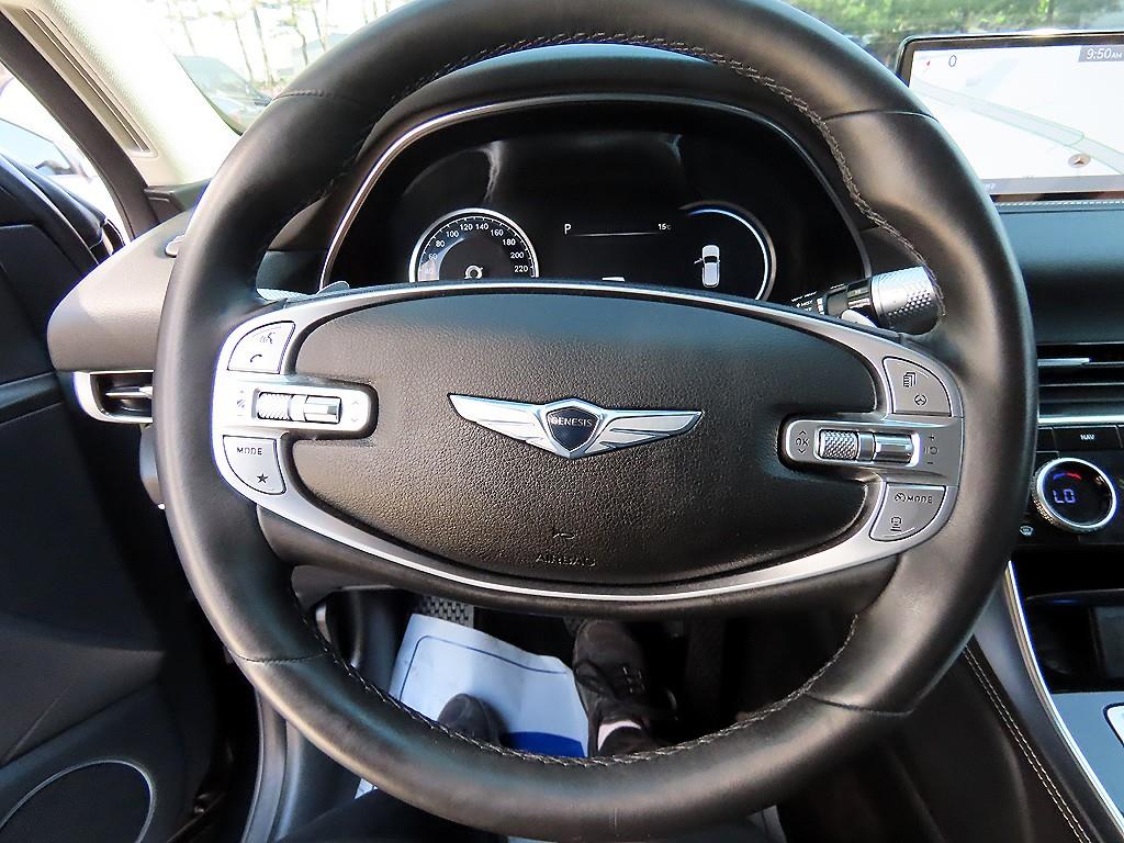 Genesis GV80 — photo 08