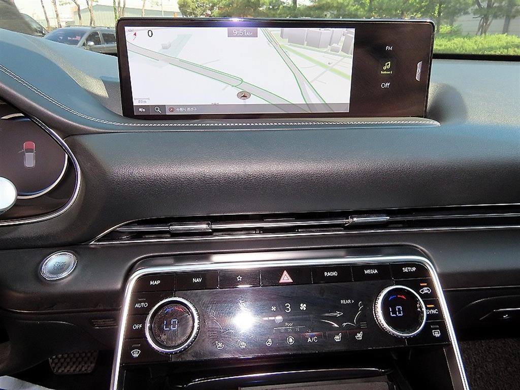 Genesis GV80 — photo 13