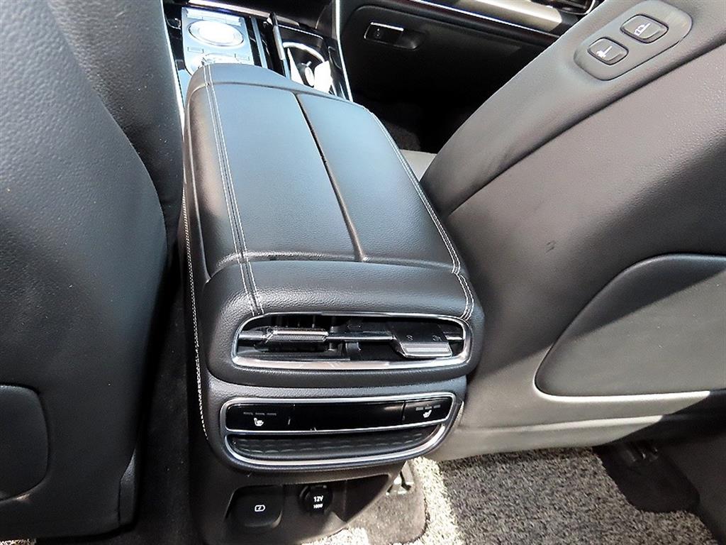 Genesis GV80 — photo 15