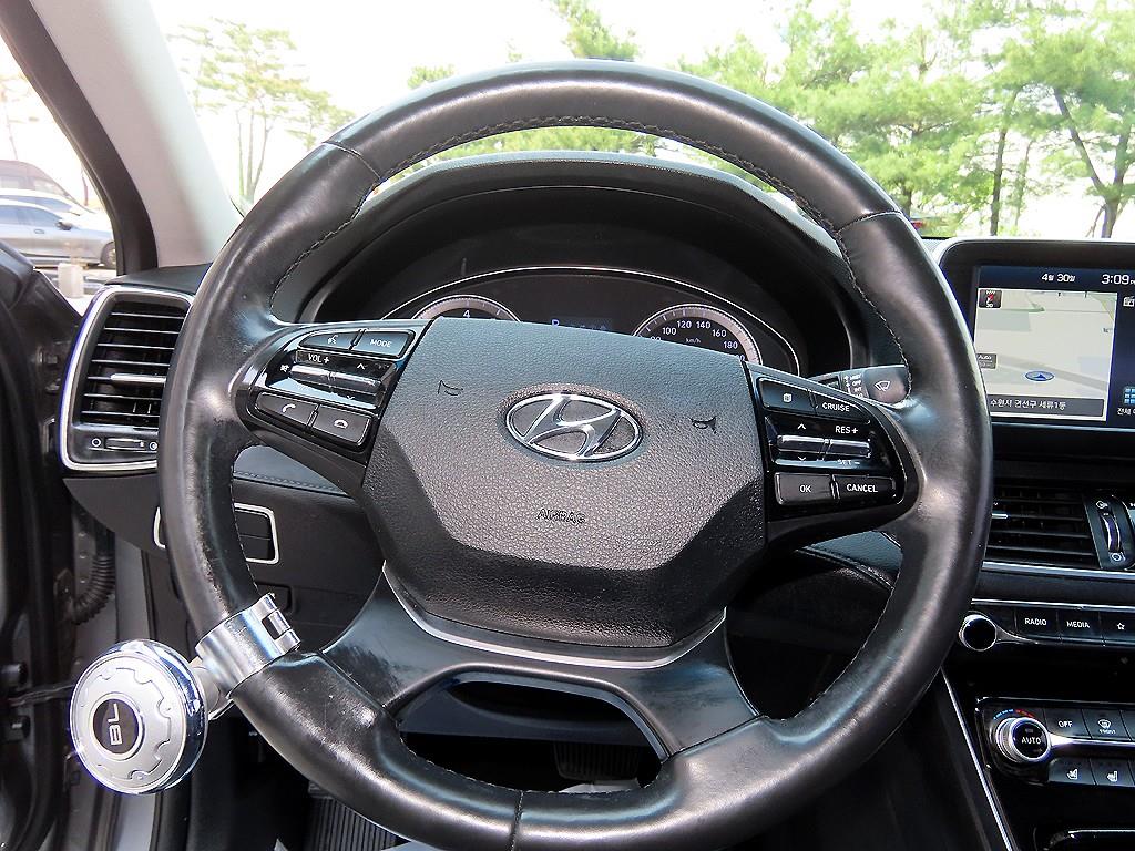 Hyundai Grandeur — photo 08