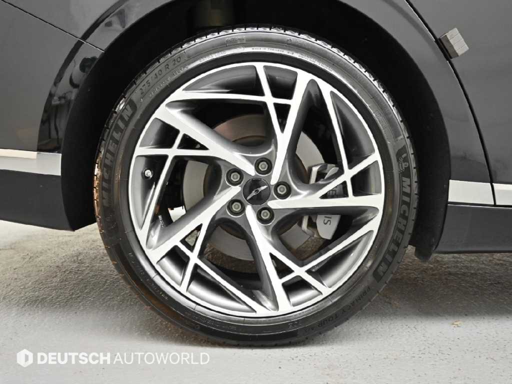 Genesis G90 — photo 05