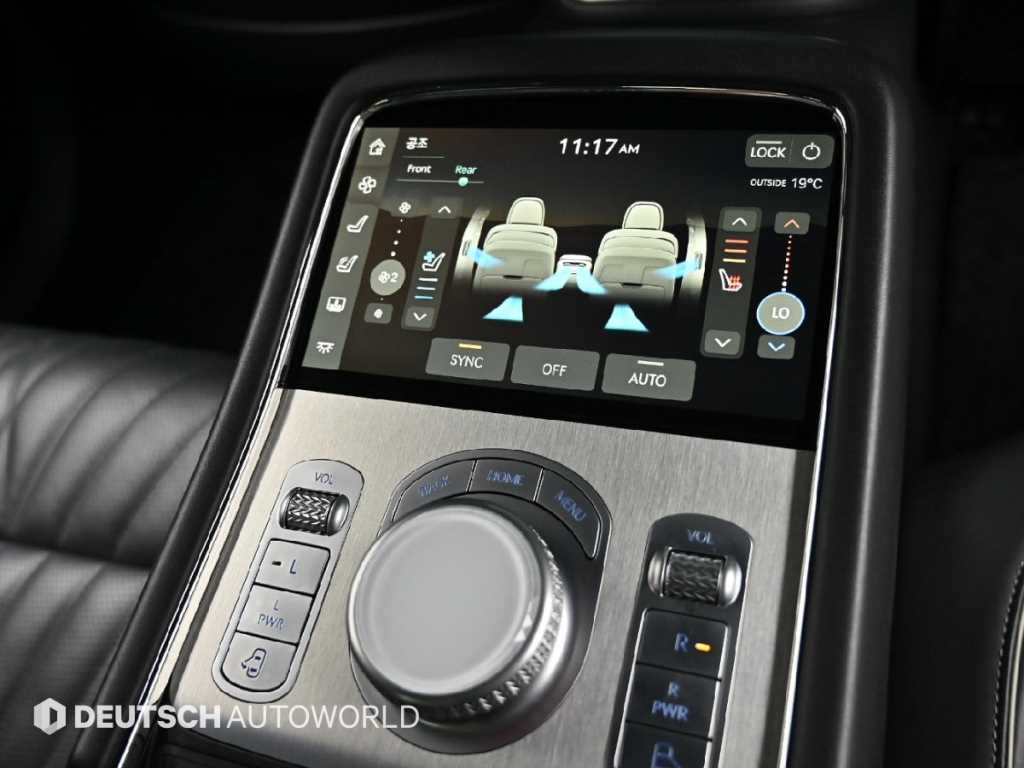 Genesis G90 — photo 16