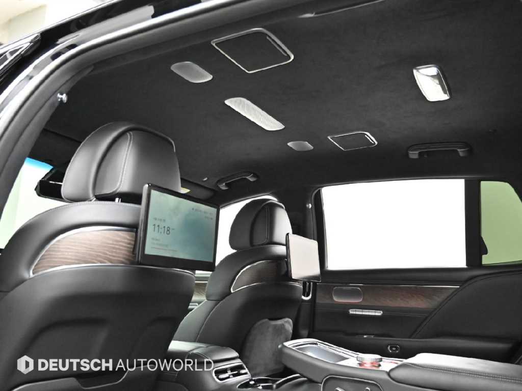 Genesis G90 — photo 18