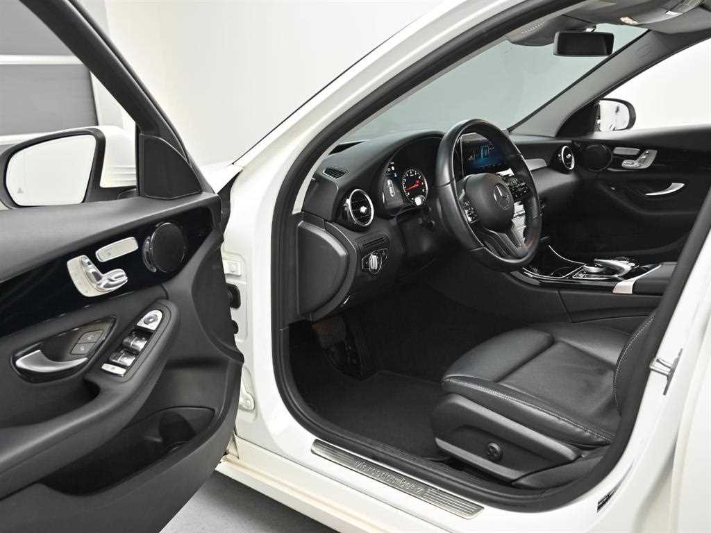 Mercedes-Benz C-Class — photo 11