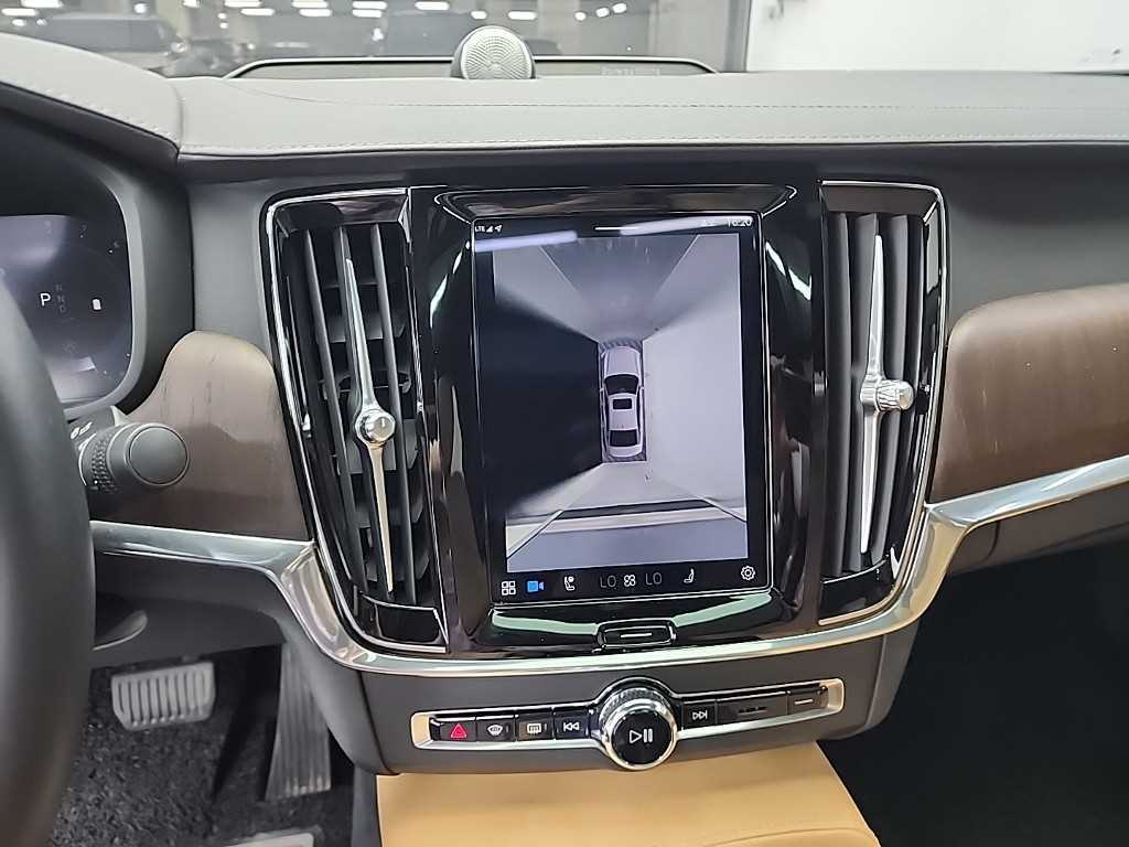 Volvo S90 — photo 10