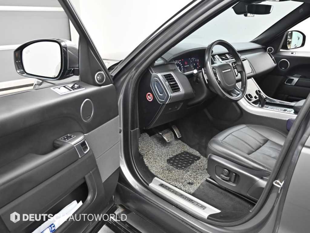Land Rover Range Rover Sport — photo 11