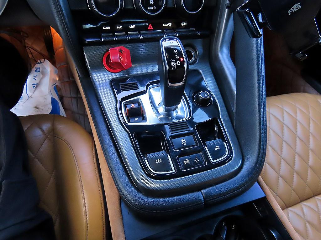 Jaguar F-TYPE — photo 14