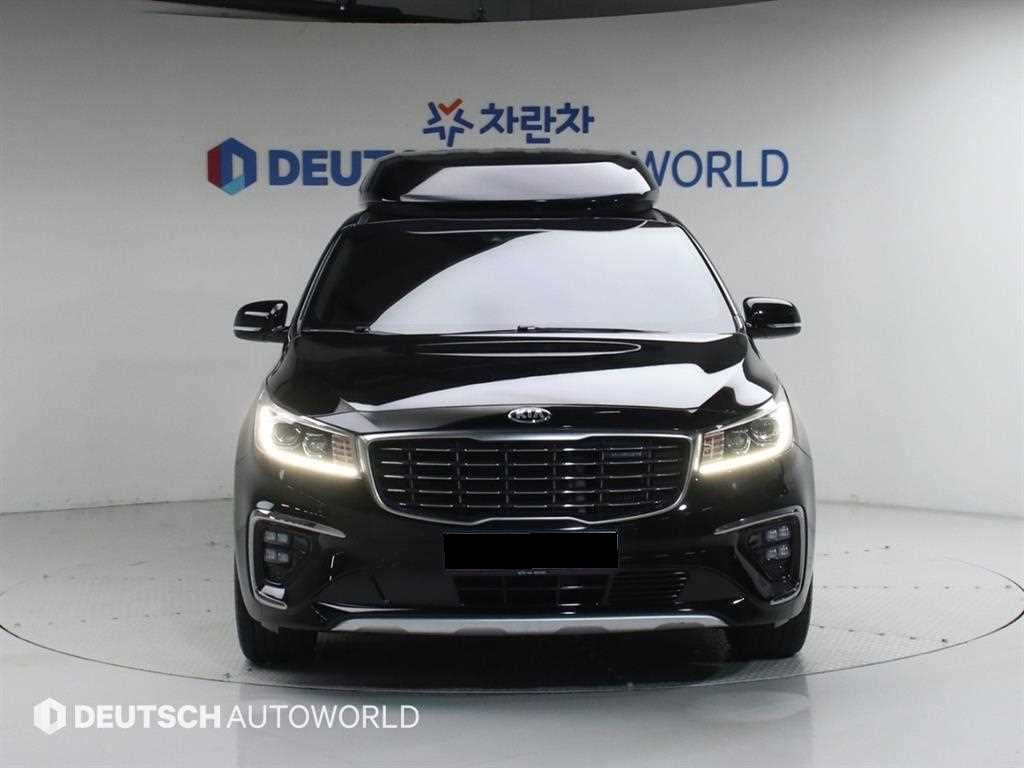 Kia Carnival — photo 03