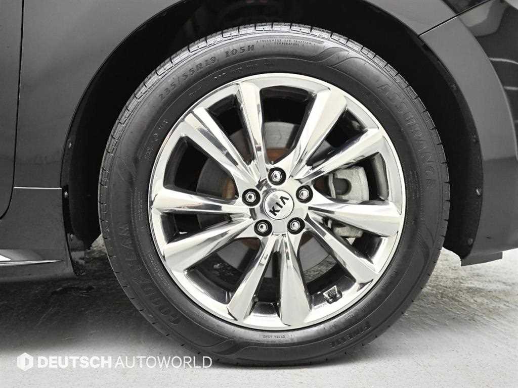 Kia Carnival — photo 05