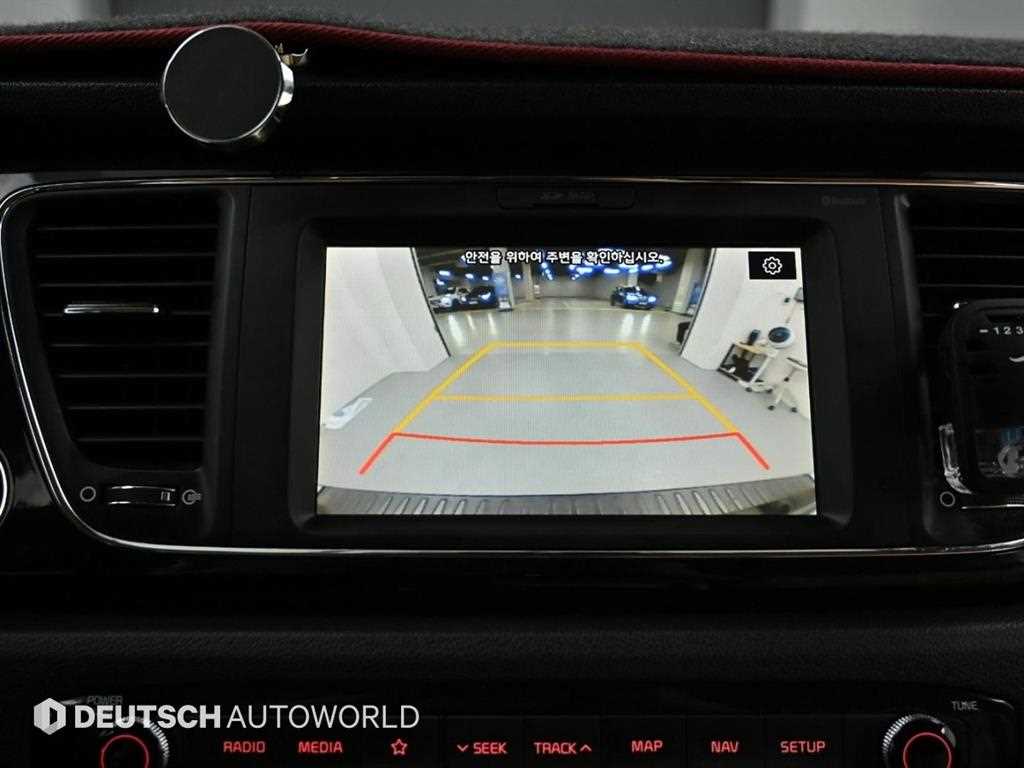 Kia Carnival — photo 15