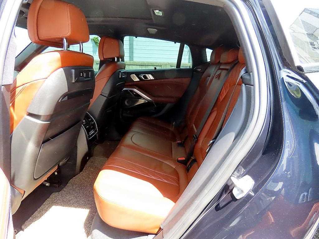 BMW X6 — photo 06