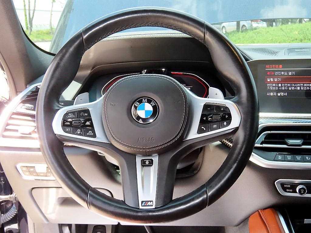 BMW X6 — photo 08