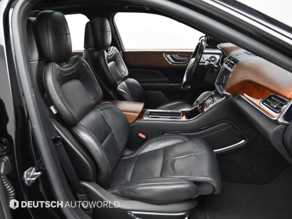 Lincoln Continental — photo 10