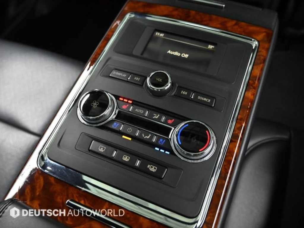 Lincoln Continental — photo 16