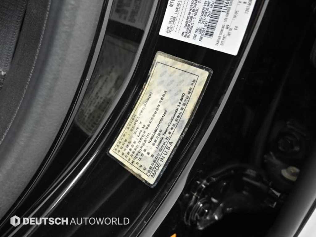 Lincoln Continental — photo 20