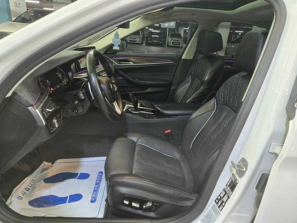 BMW 5-Series — photo 06