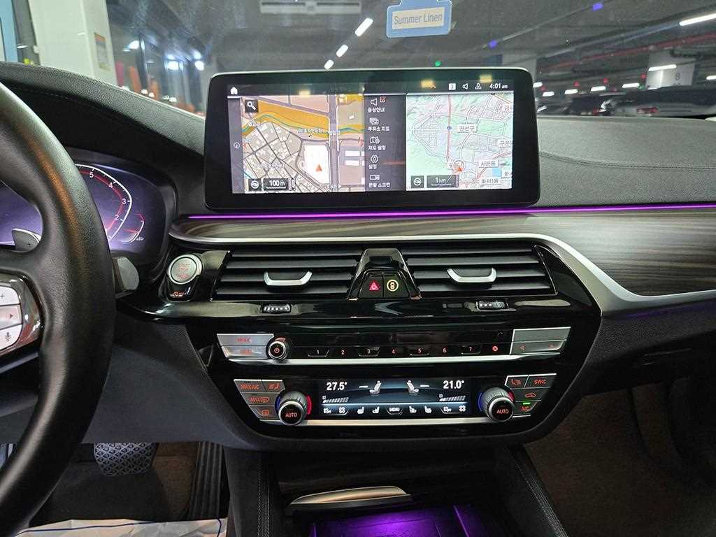 BMW 5-Series — photo 11