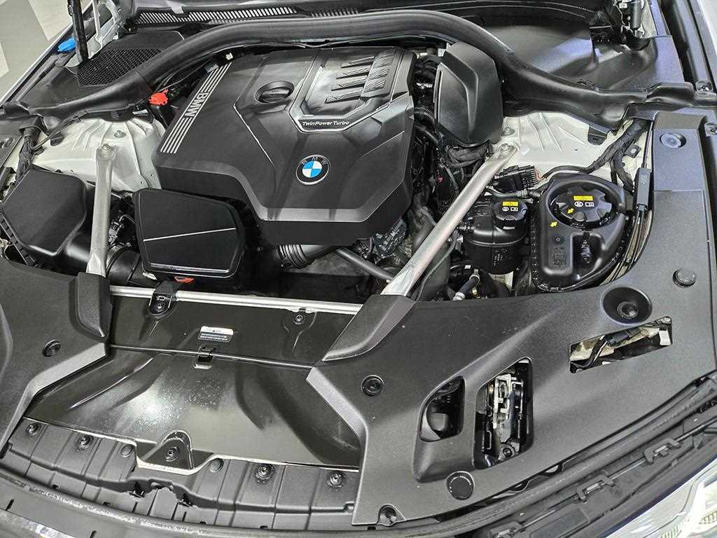 BMW 5-Series — photo 19