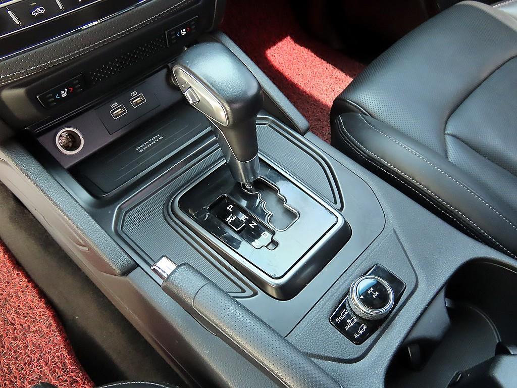 KGM Rexton — photo 10