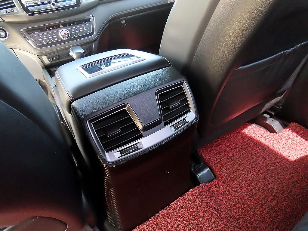 KGM Rexton — photo 16
