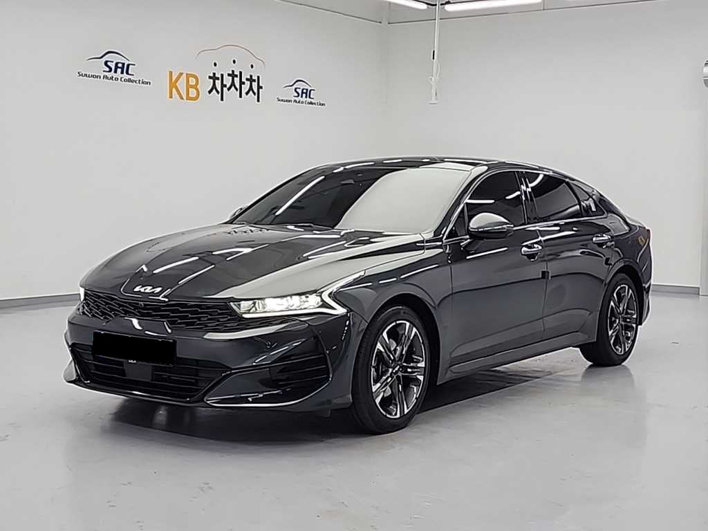 Kia K5 — photo 01