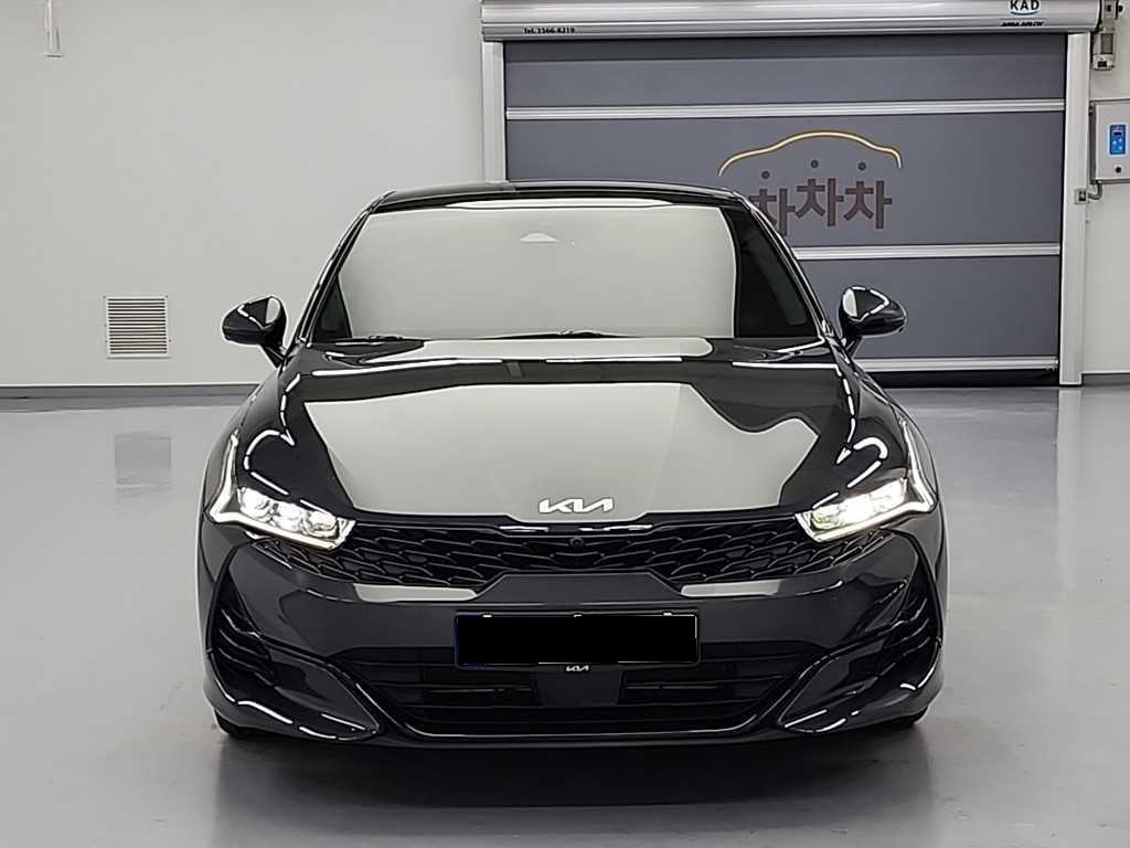 Kia K5 — photo 02