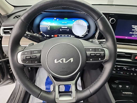Kia K5 — photo 09